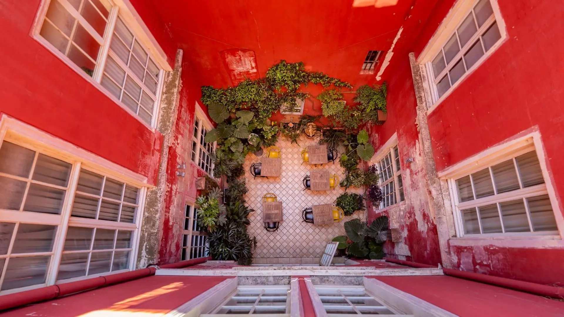 Hotel Amphitheatre Arles 3*,  France