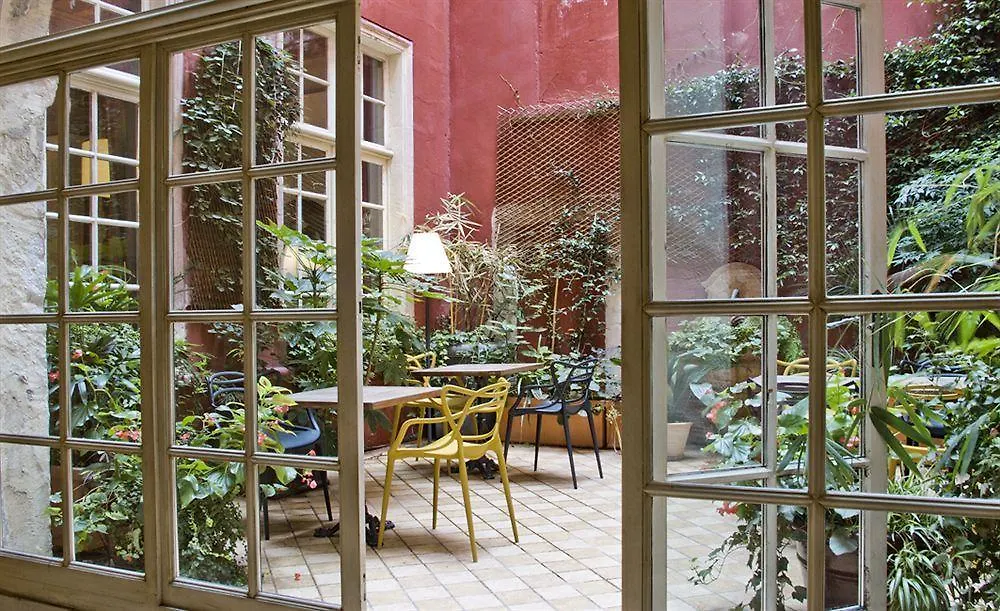 Hotel Amphitheatre Arles