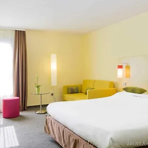 Ibis Styles Centre Port Ницца